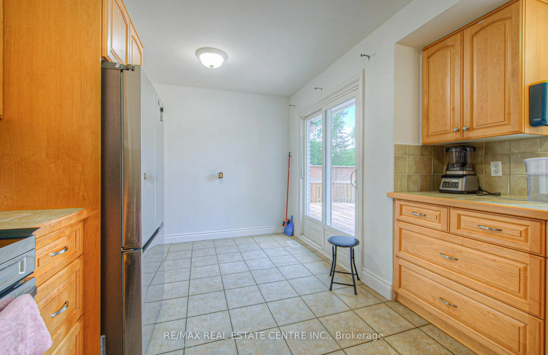 Photo 10 of 523 Dunbar Road, Cambridge — HOMEH