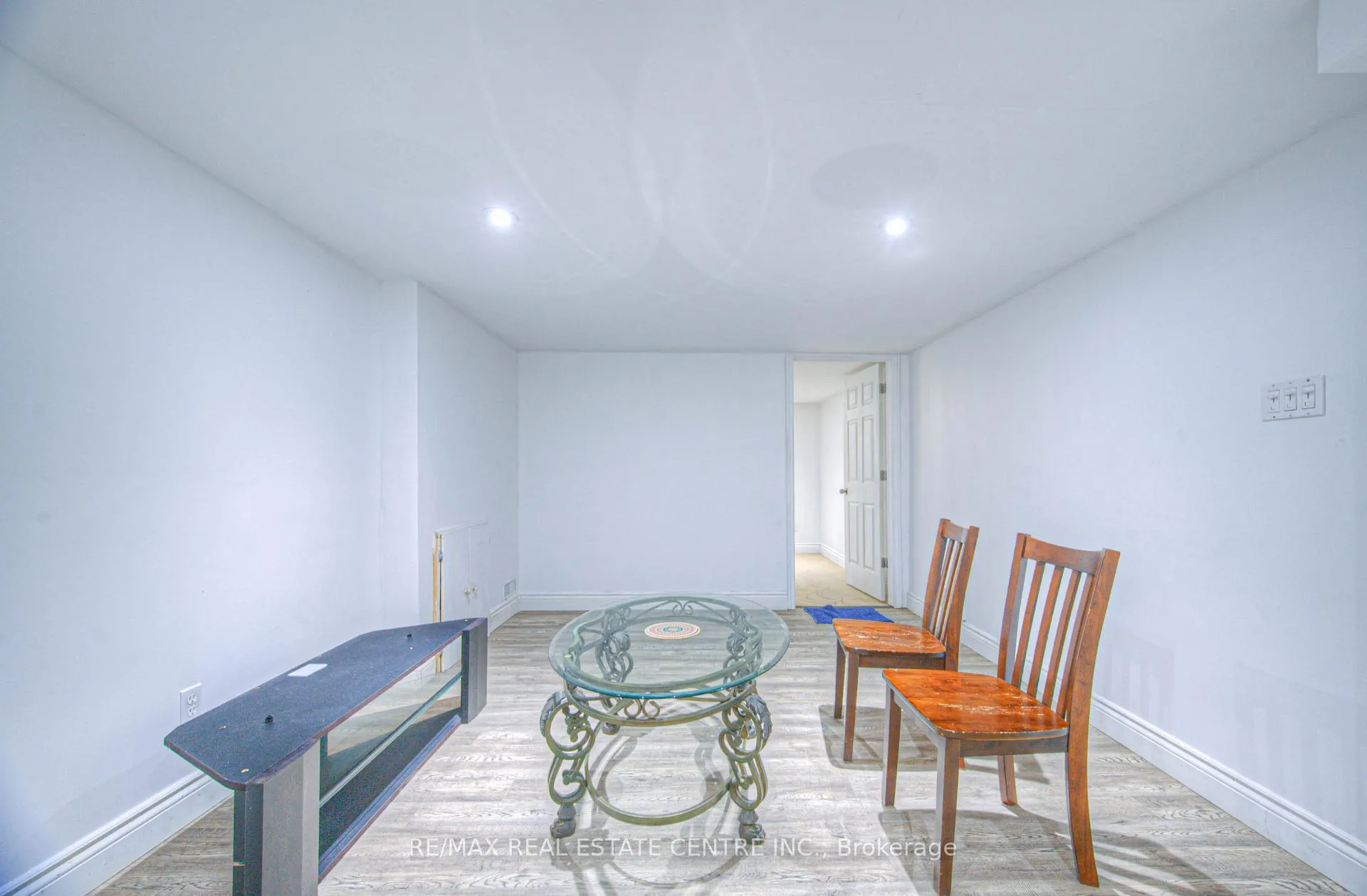 Photo 14 of 523 Dunbar Road, Cambridge — HOMEH