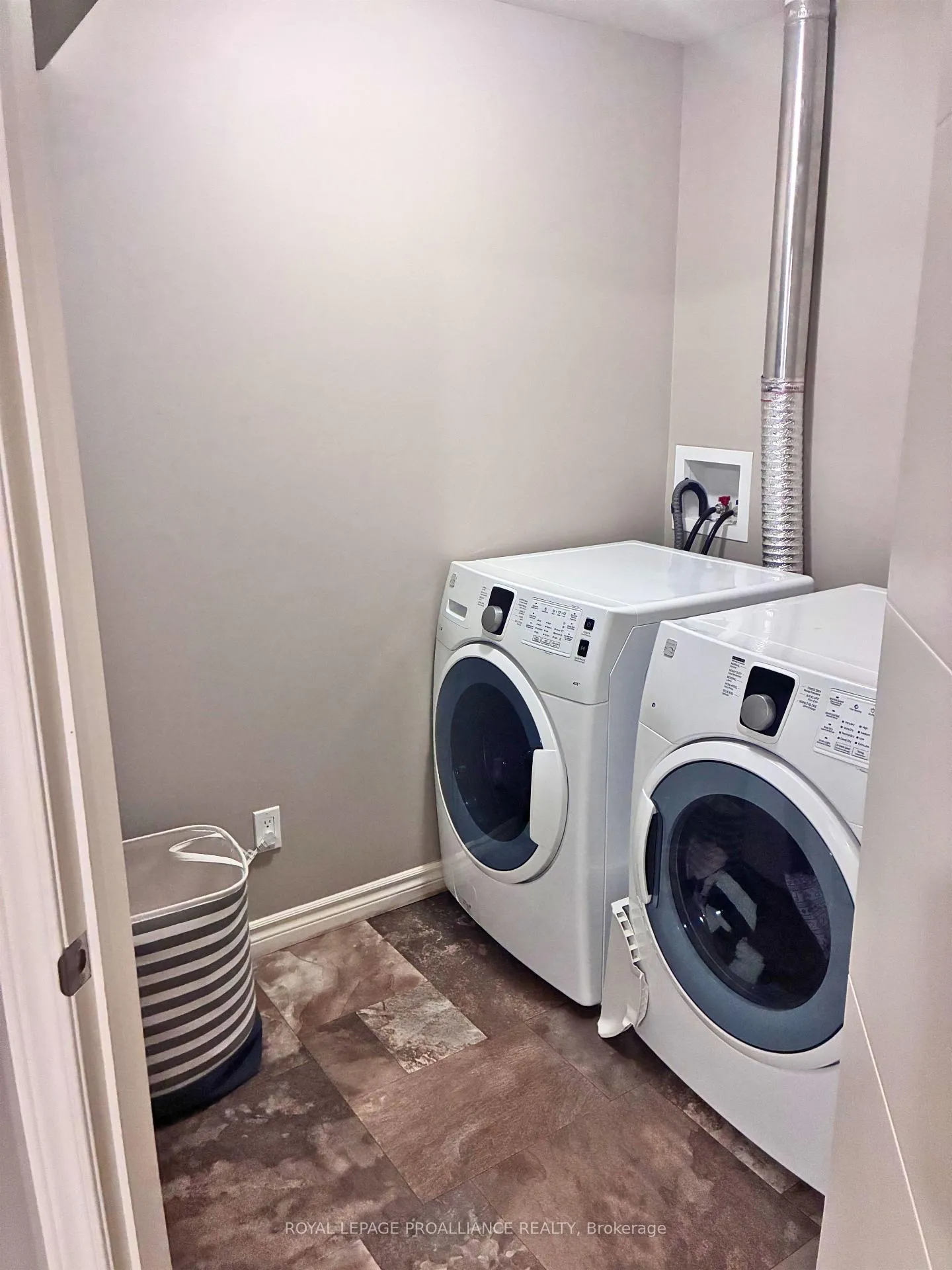 Photo 13 of 53 Ridgeway Place, Belleville, Belleville Ward — HOMEH