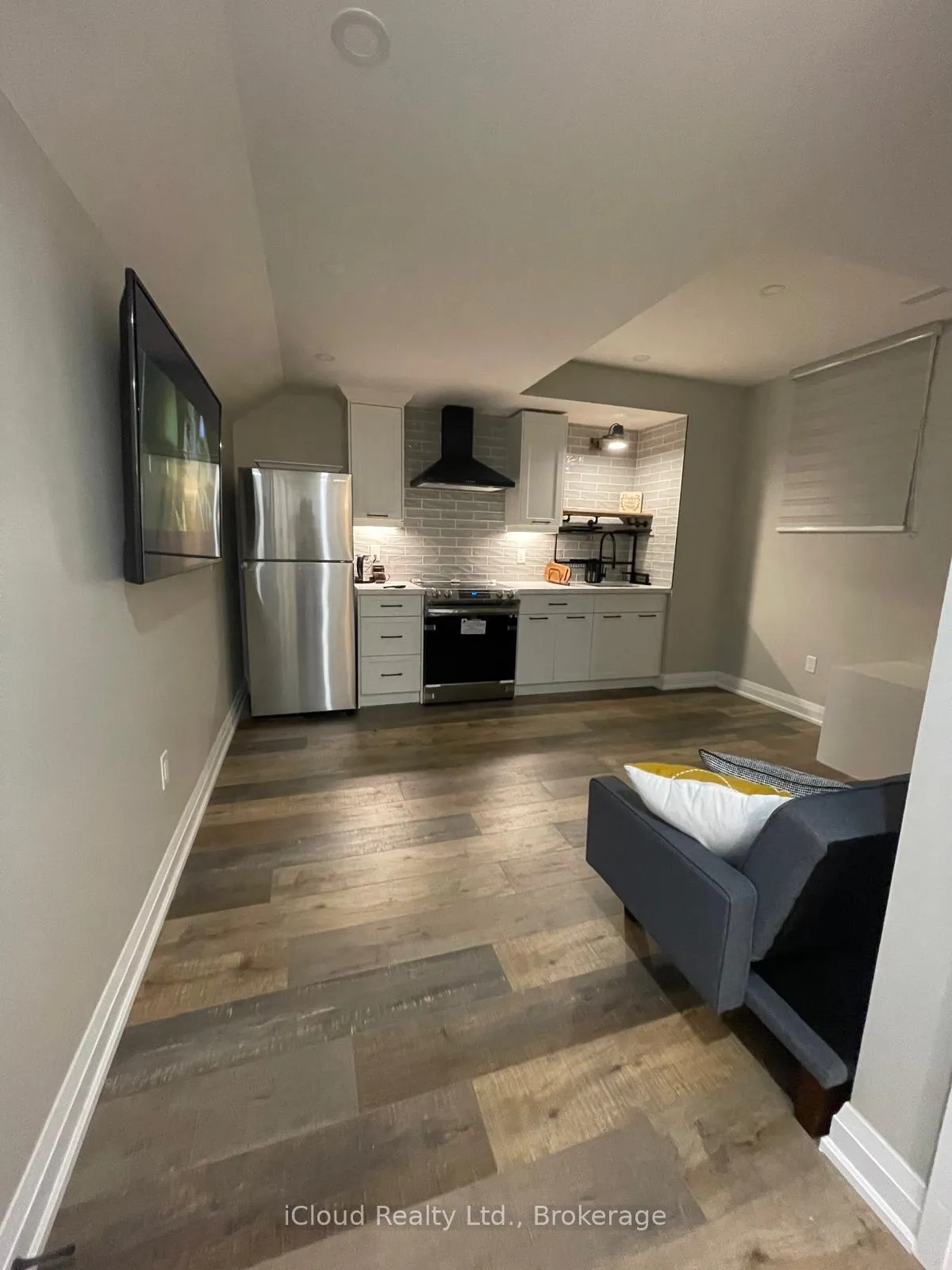 Photo 5 of 1438 Everest Crescent, Oakville, Joshua Meadows — HOMEH