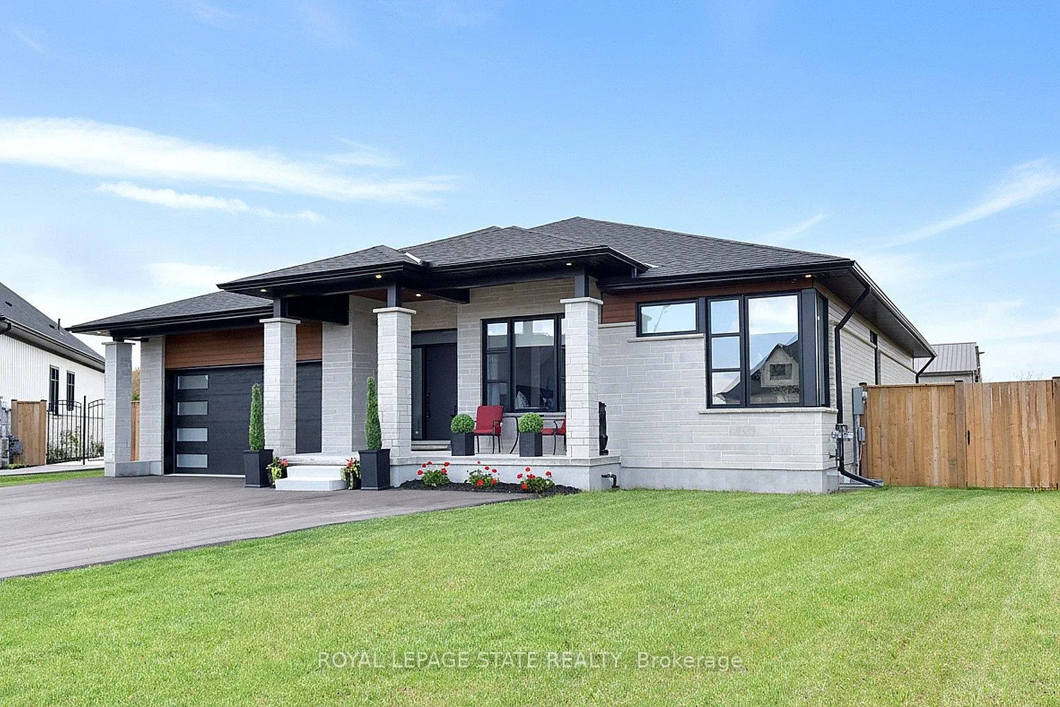 Photo 3 of 3642 Vosburgh Place, Lincoln, Escarpment — HOMEH