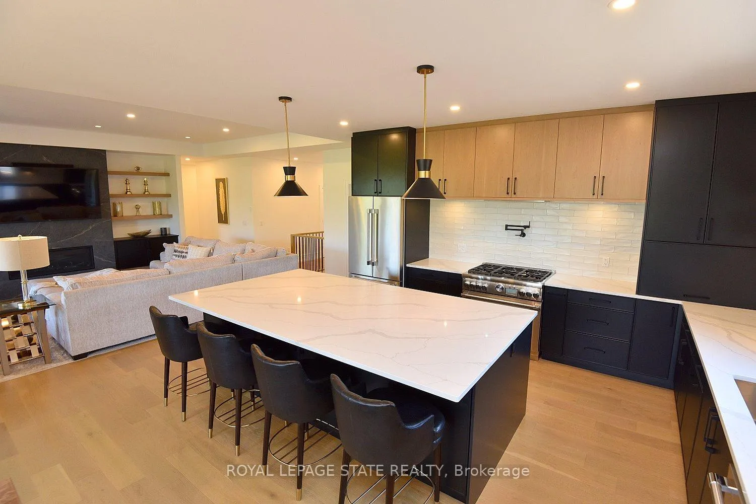 Photo 18 of 3642 Vosburgh Place, Lincoln, Escarpment — HOMEH