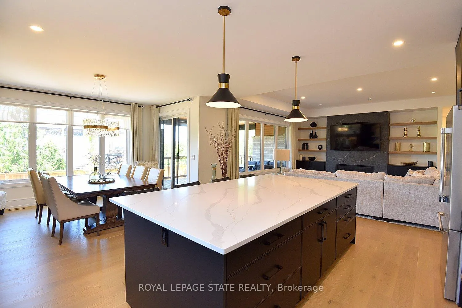 Photo 19 of 3642 Vosburgh Place, Lincoln, Escarpment — HOMEH