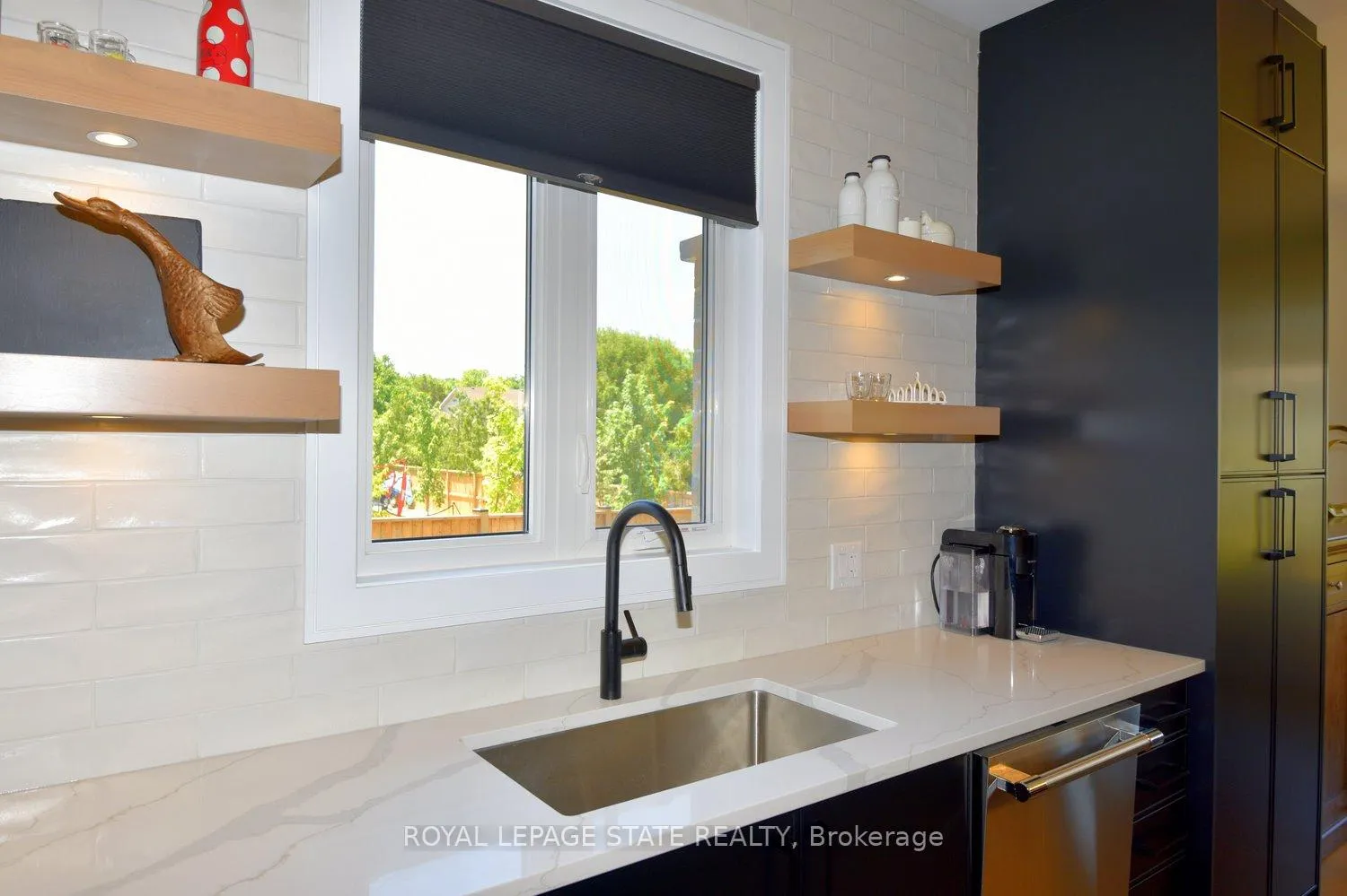Photo 20 of 3642 Vosburgh Place, Lincoln, Escarpment — HOMEH