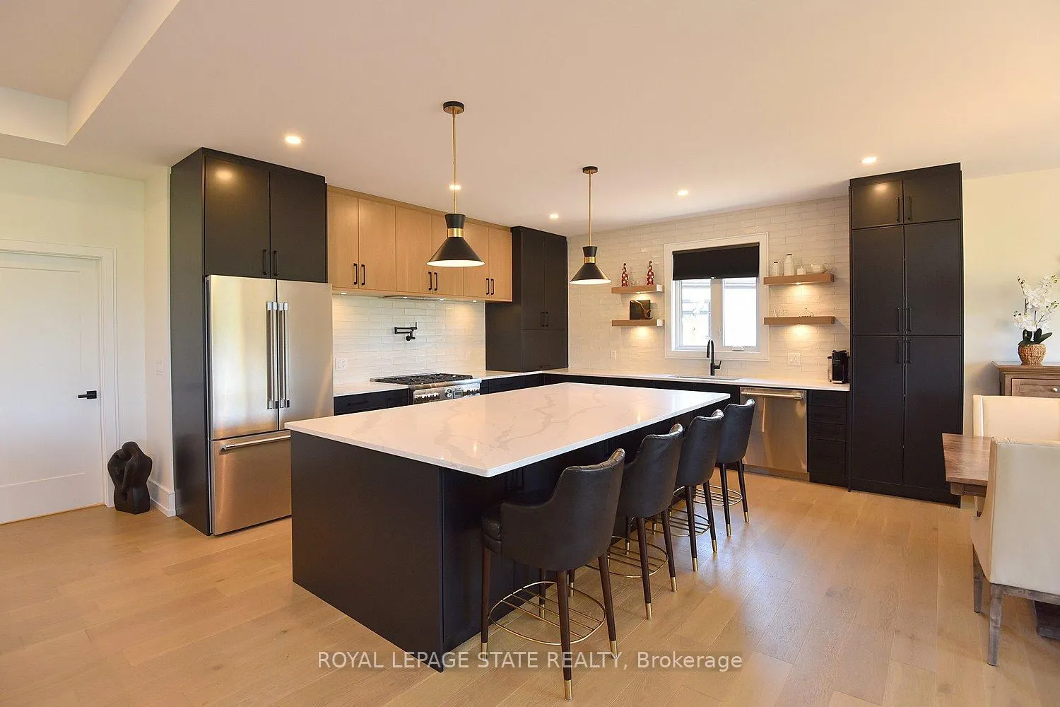 Photo 21 of 3642 Vosburgh Place, Lincoln, Escarpment — HOMEH