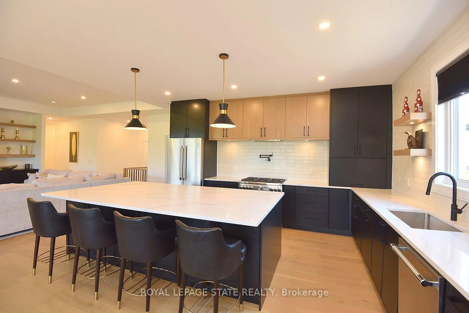 Photo 22 of 3642 Vosburgh Place, Lincoln, Escarpment — HOMEH