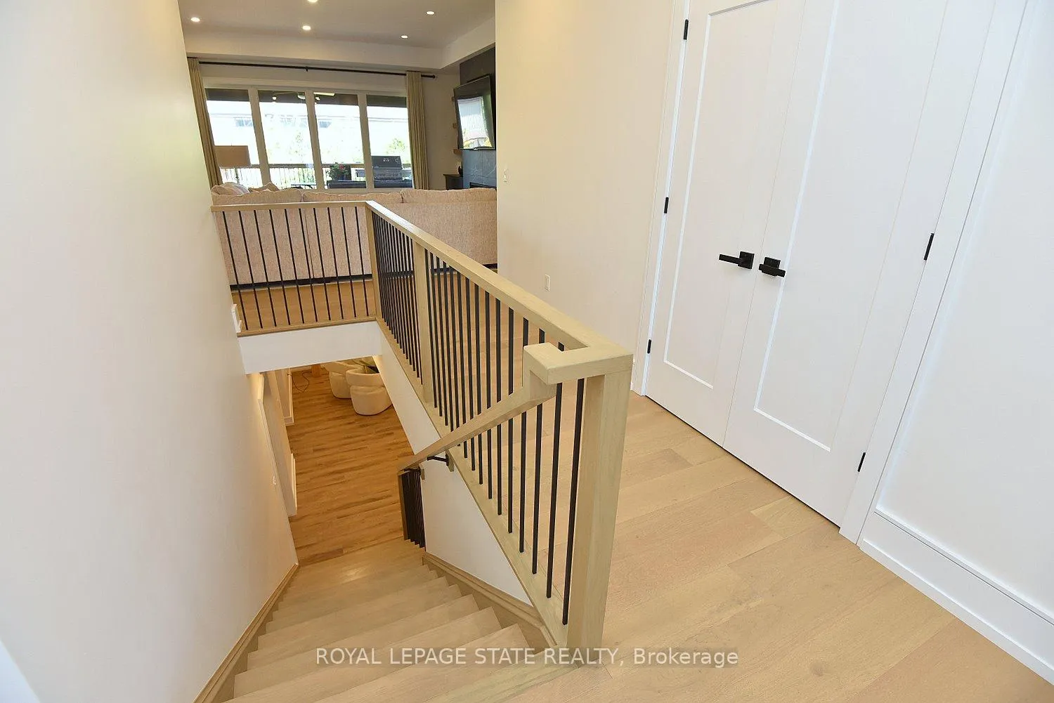 Photo 24 of 3642 Vosburgh Place, Lincoln, Escarpment — HOMEH