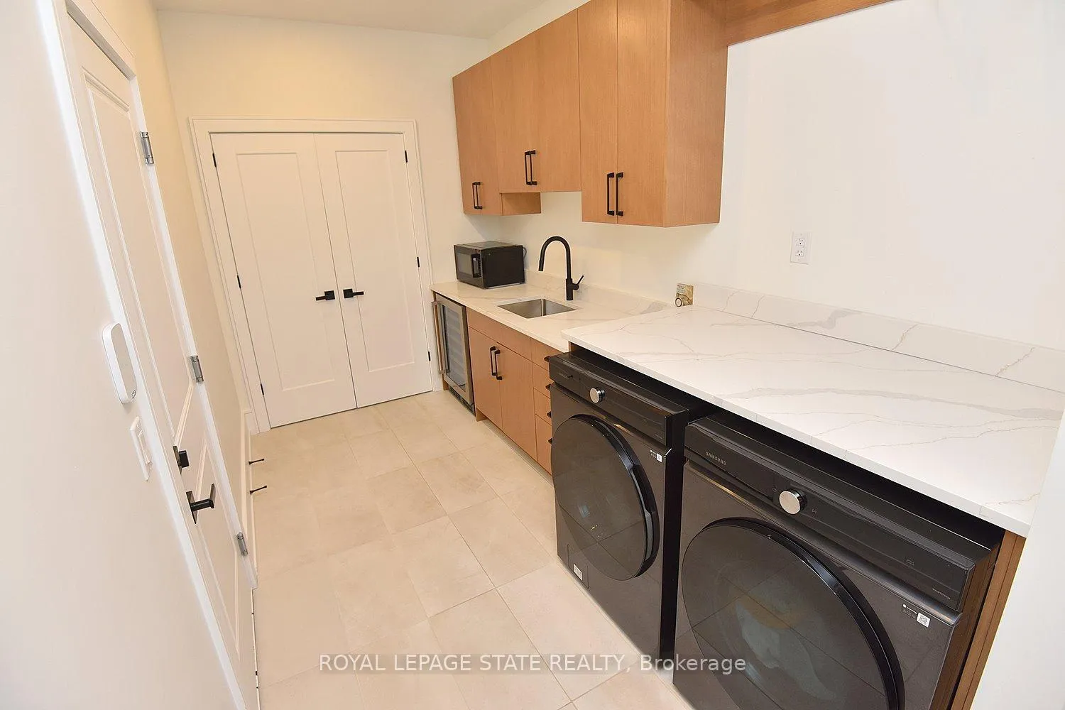 Photo 36 of 3642 Vosburgh Place, Lincoln, Escarpment — HOMEH