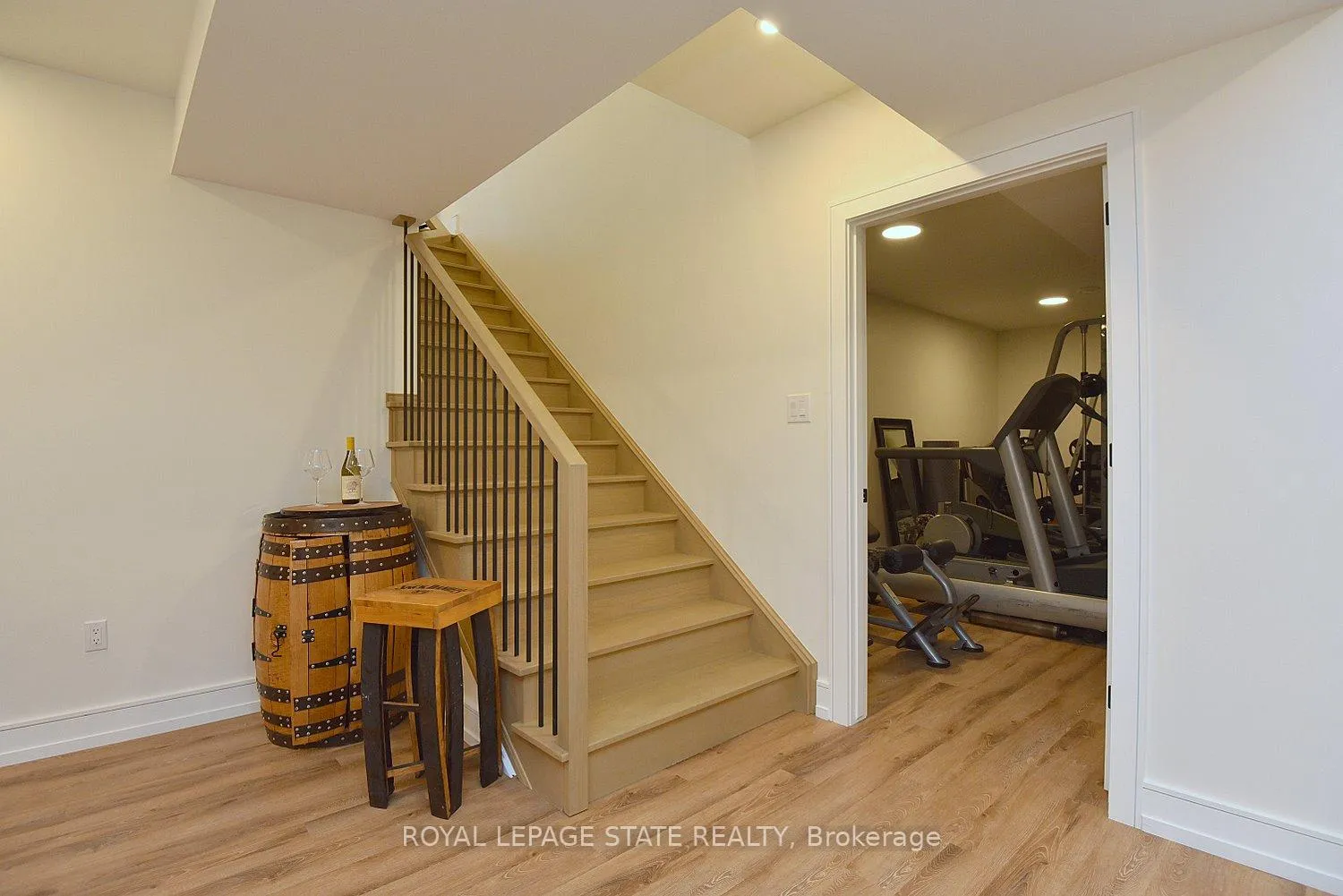 Photo 38 of 3642 Vosburgh Place, Lincoln, Escarpment — HOMEH