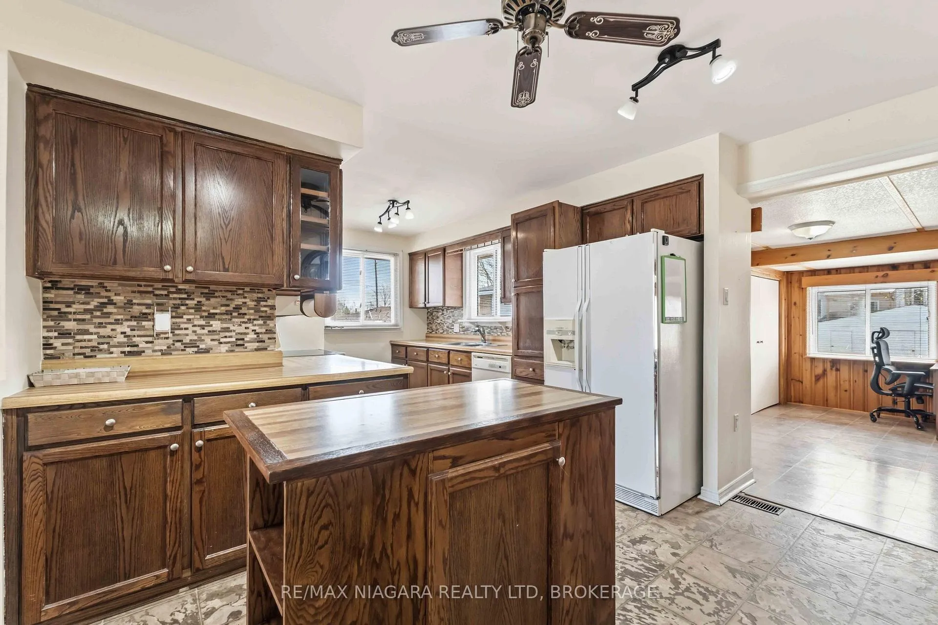 Photo 4 of 4 Rossie Place, St. Catharines, Oakdale — HOMEH