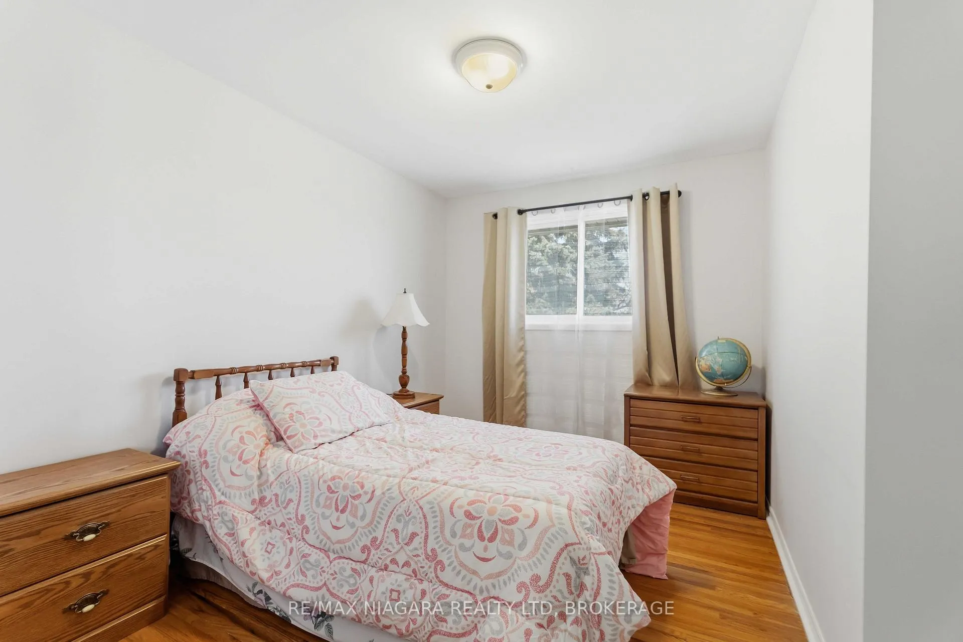 Photo 10 of 4 Rossie Place, St. Catharines, Oakdale — HOMEH