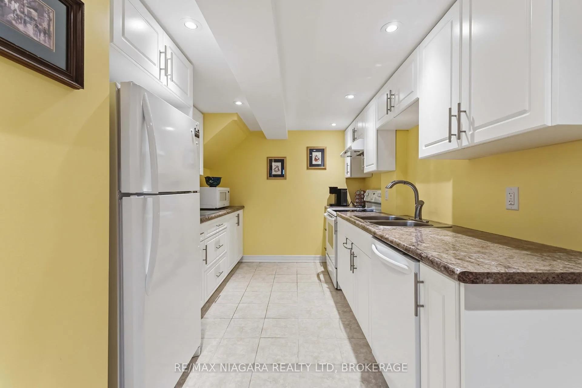 Photo 18 of 4 Rossie Place, St. Catharines, Oakdale — HOMEH
