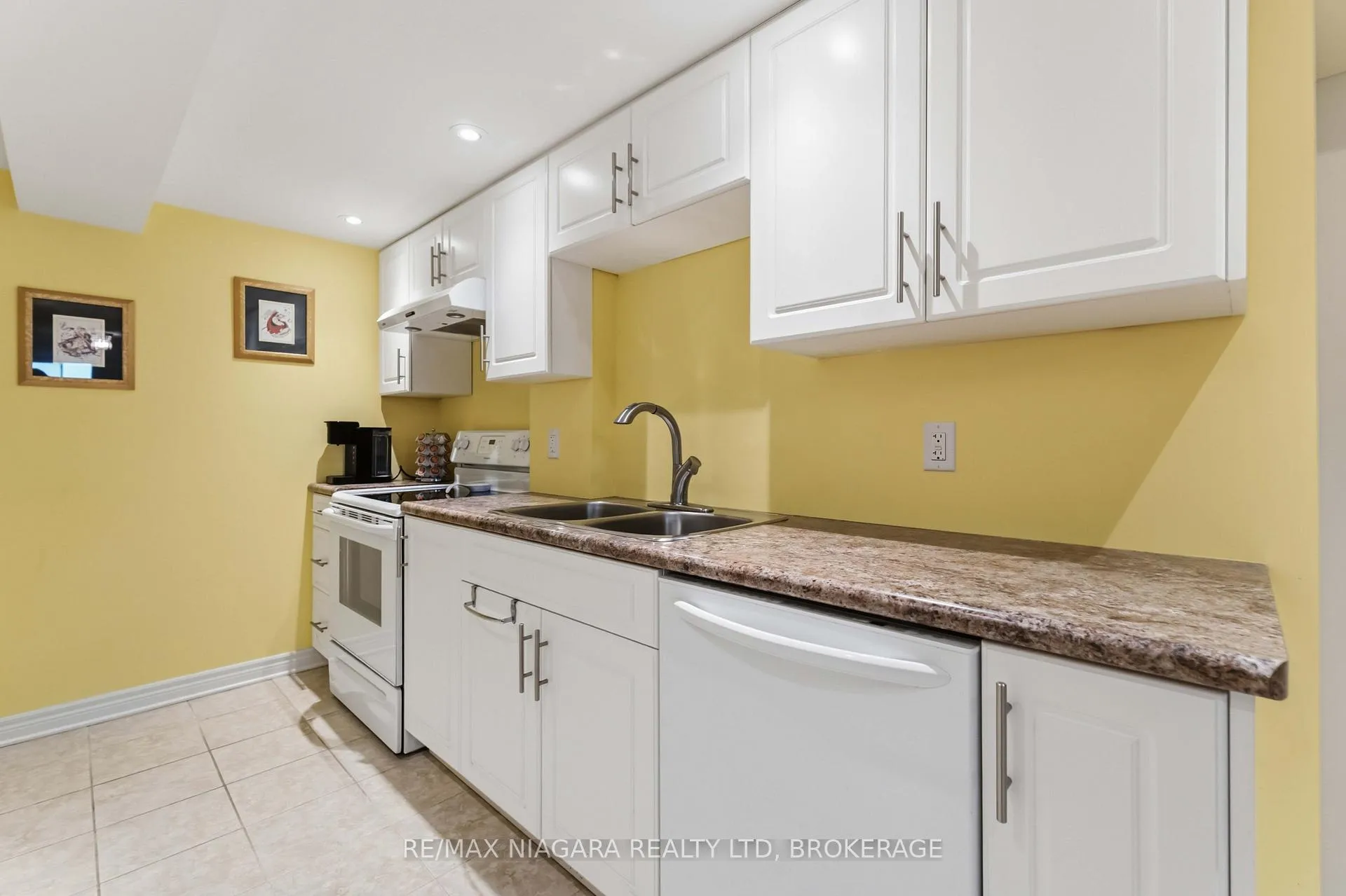Photo 19 of 4 Rossie Place, St. Catharines, Oakdale — HOMEH