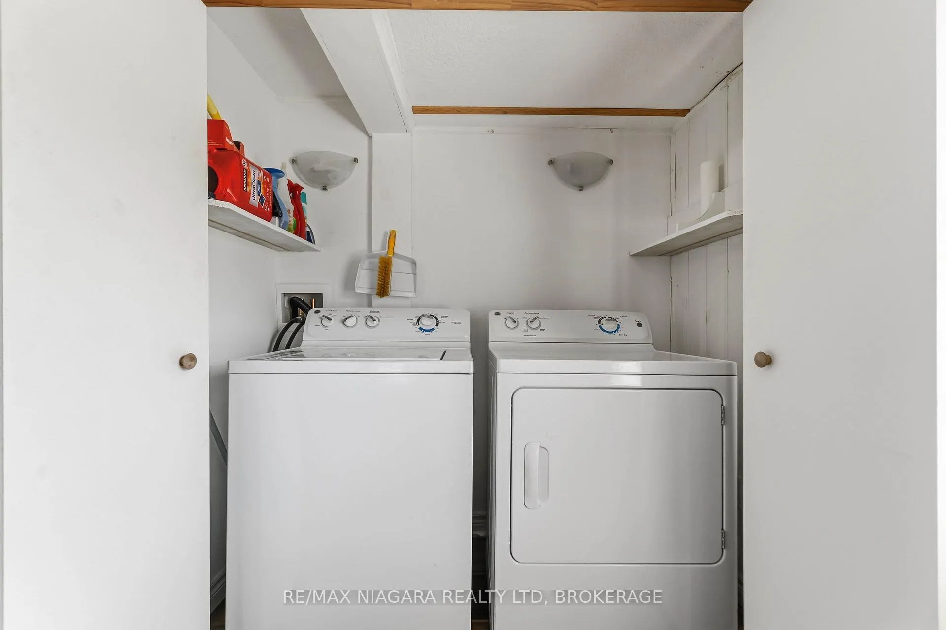 Photo 24 of 4 Rossie Place, St. Catharines, Oakdale — HOMEH