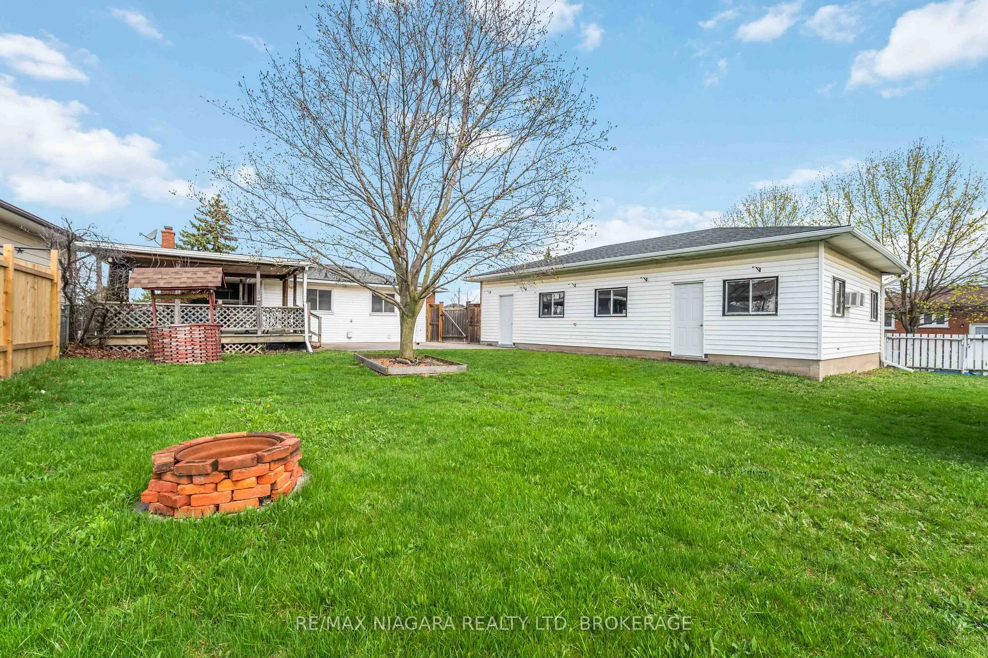 Photo 27 of 4 Rossie Place, St. Catharines, Oakdale — HOMEH