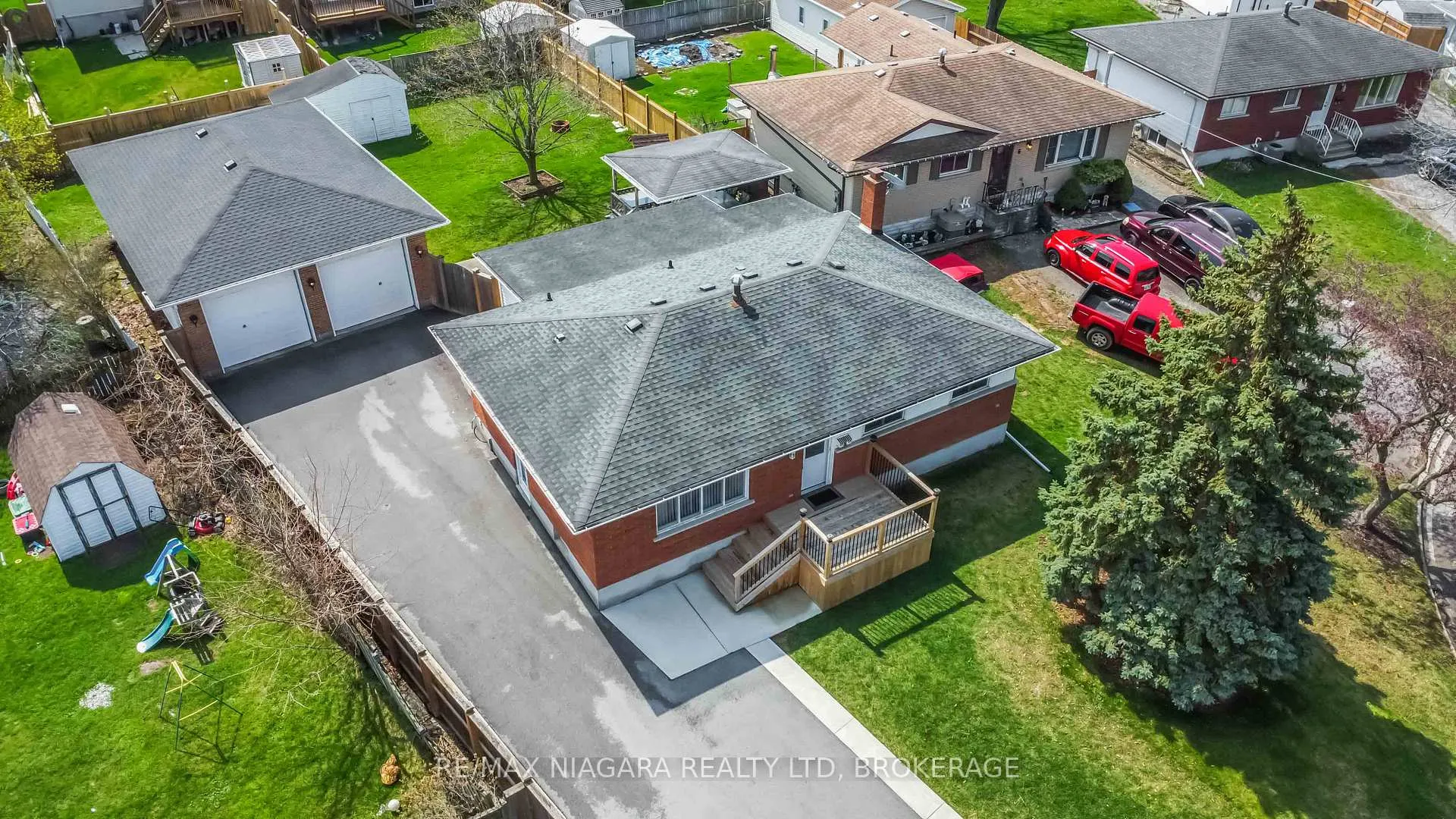 Photo 28 of 4 Rossie Place, St. Catharines, Oakdale — HOMEH