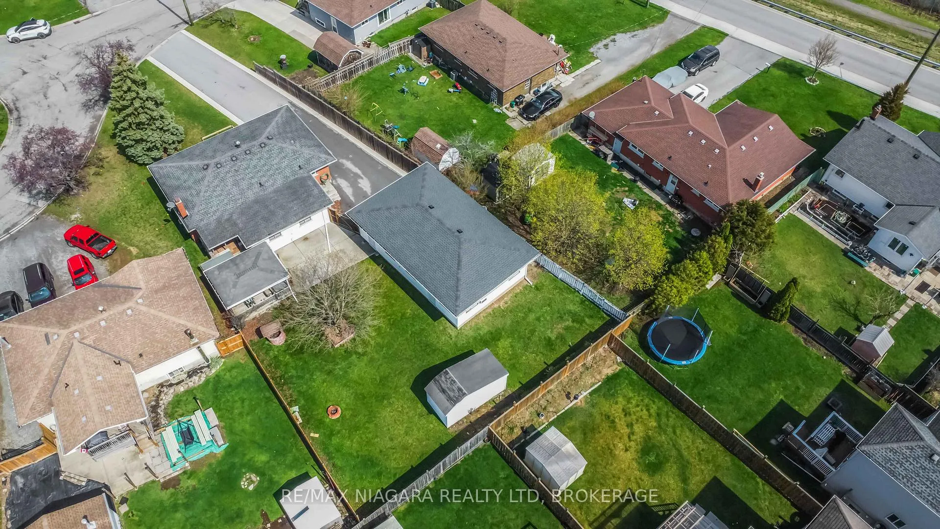 Photo 30 of 4 Rossie Place, St. Catharines, Oakdale — HOMEH
