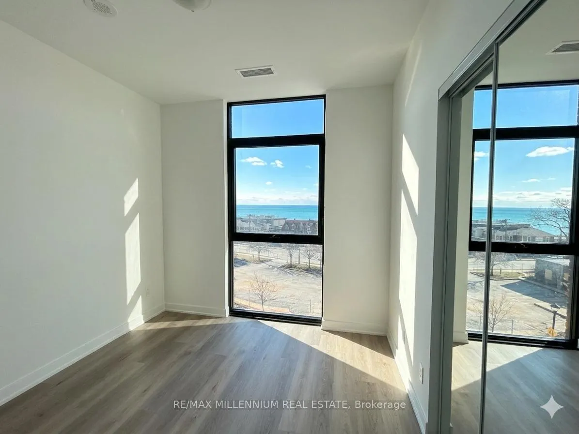 Photo 6 of 2075 Lakeshore Road S, Burlington, Brant — HOMEH