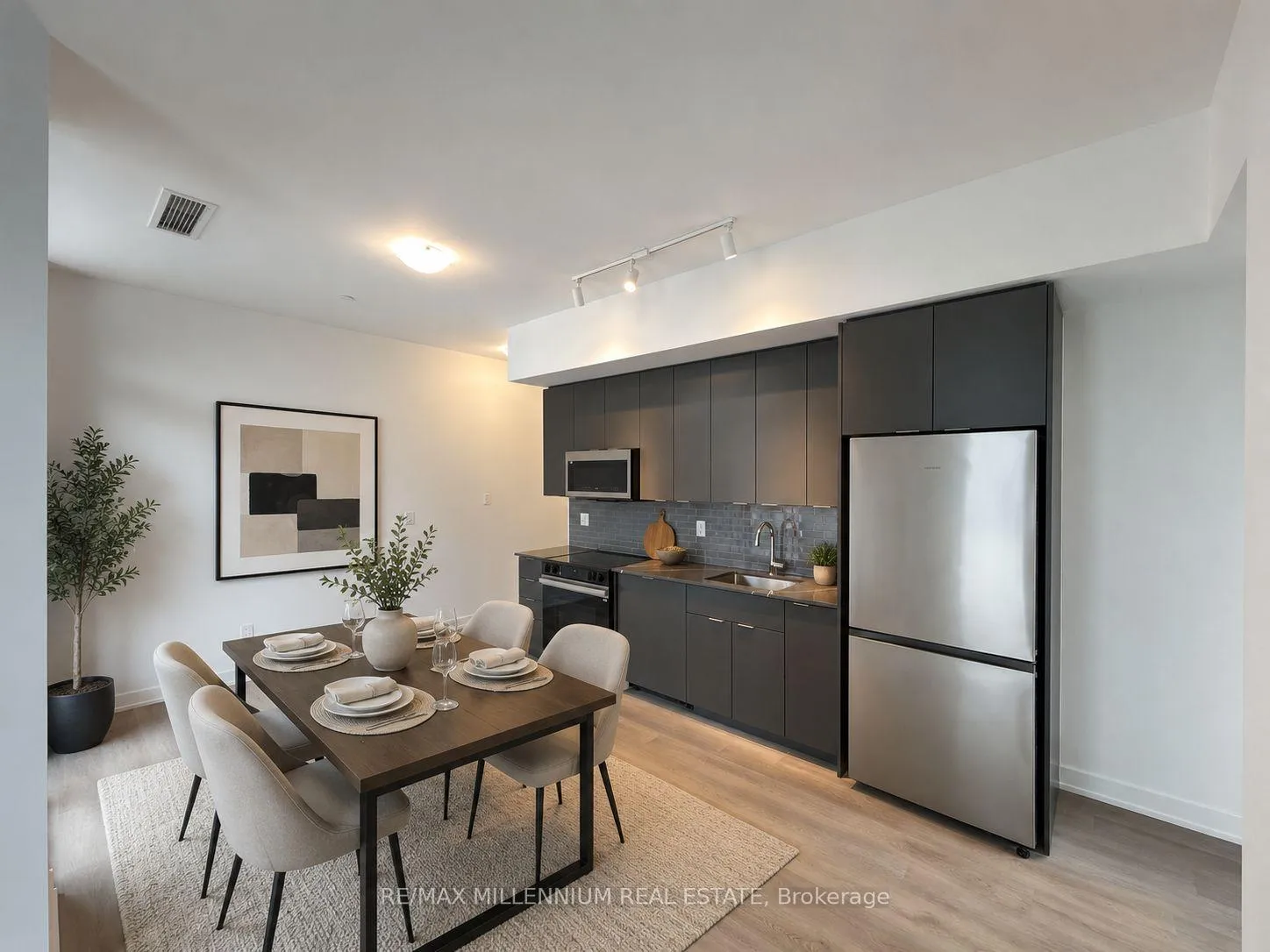Photo 8 of 2075 Lakeshore Road S, Burlington, Brant — HOMEH