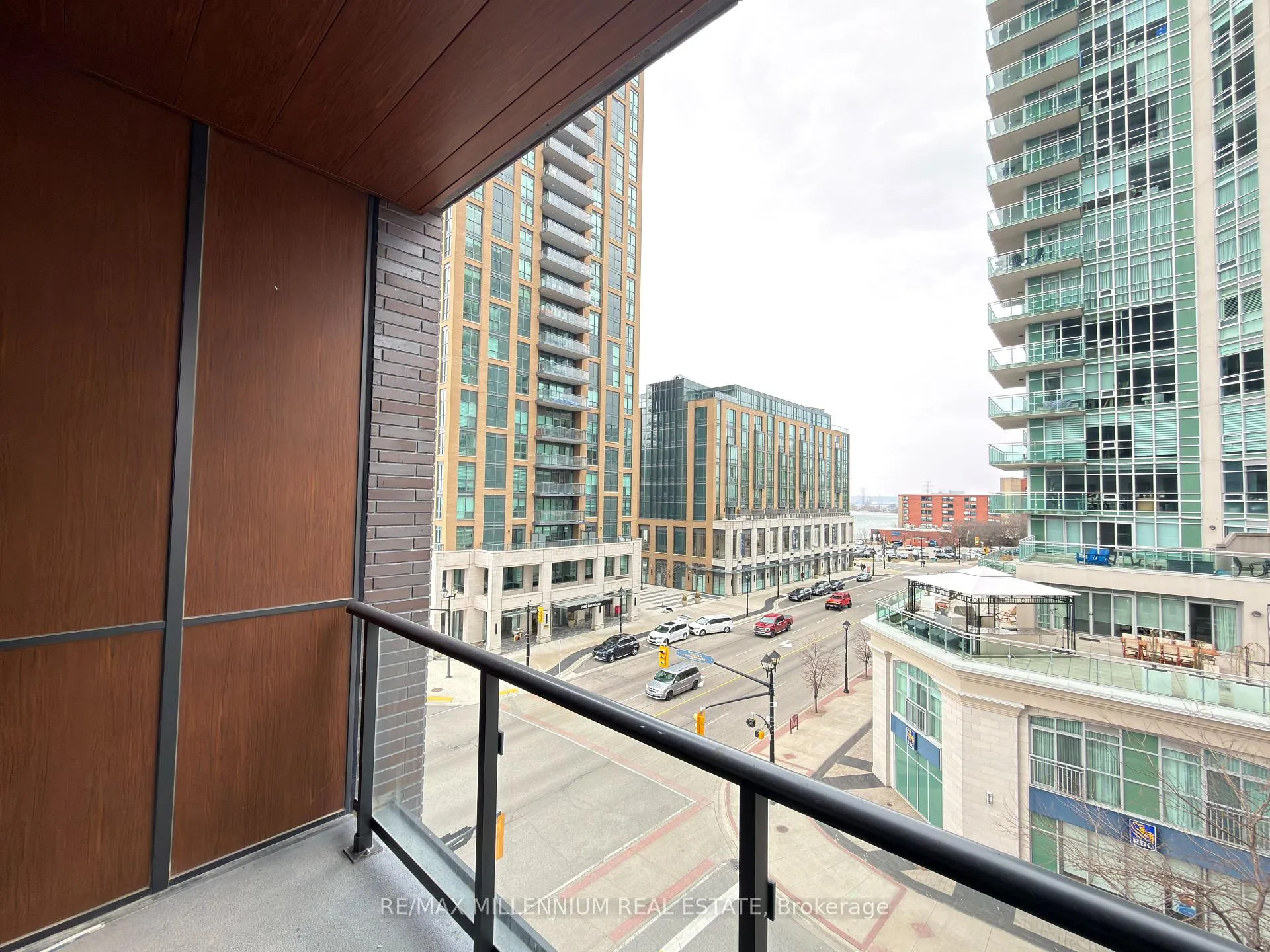 Photo 10 of 2075 Lakeshore Road S, Burlington, Brant — HOMEH