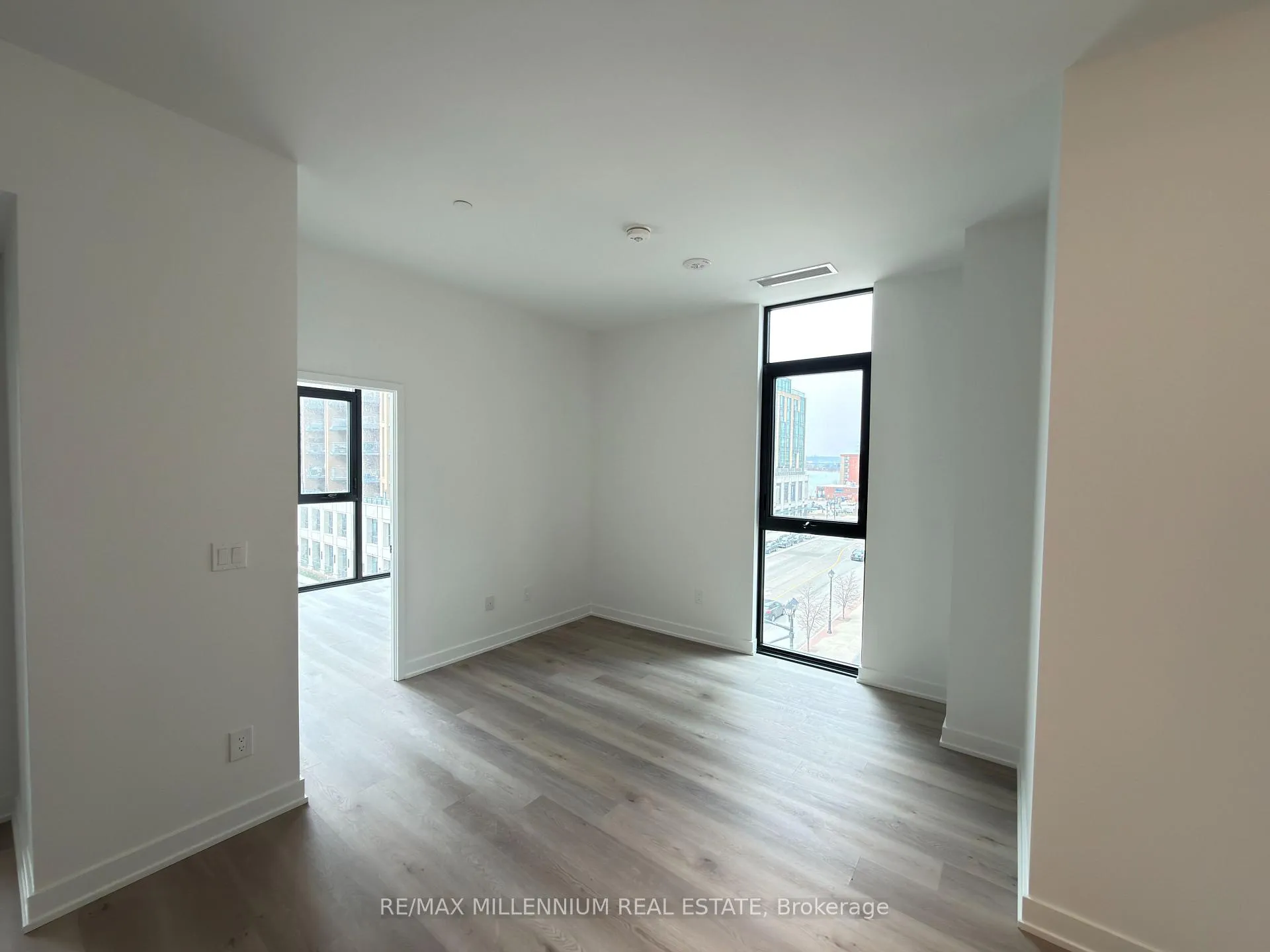 Photo 17 of 2075 Lakeshore Road S, Burlington, Brant — HOMEH