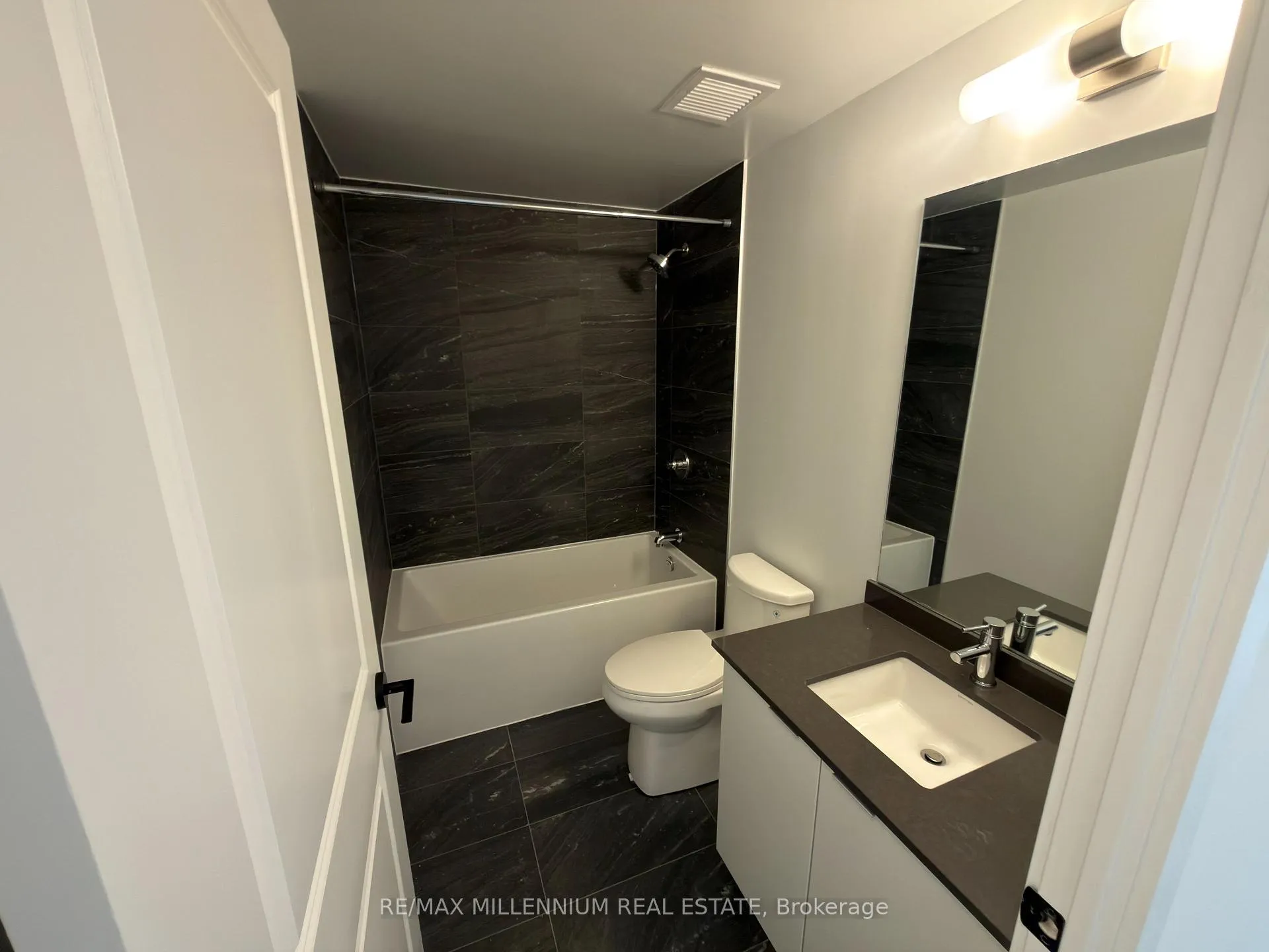 Photo 18 of 2075 Lakeshore Road S, Burlington, Brant — HOMEH