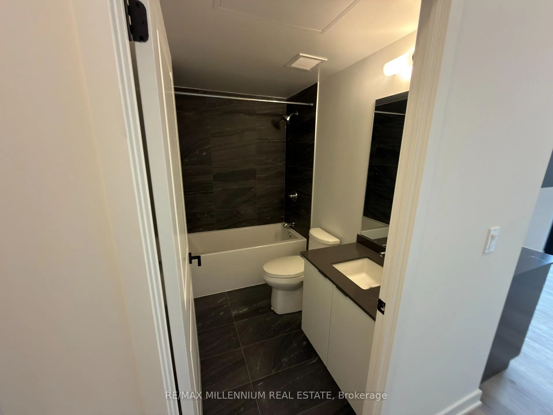 Photo 21 of 2075 Lakeshore Road S, Burlington, Brant — HOMEH