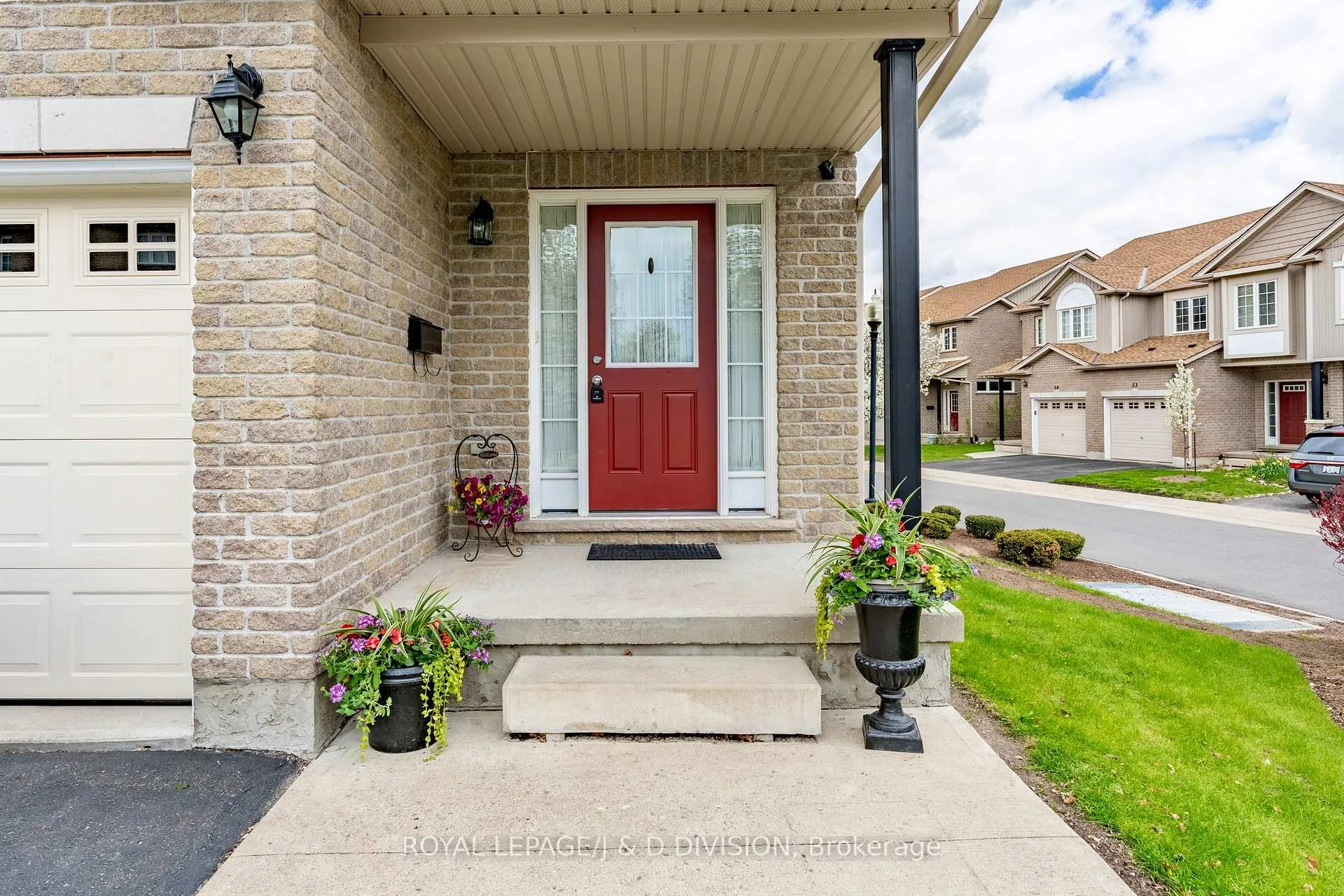 Photo 3 of Unit 100, 105 Pinnacle Drive, Kitchener — HOMEH