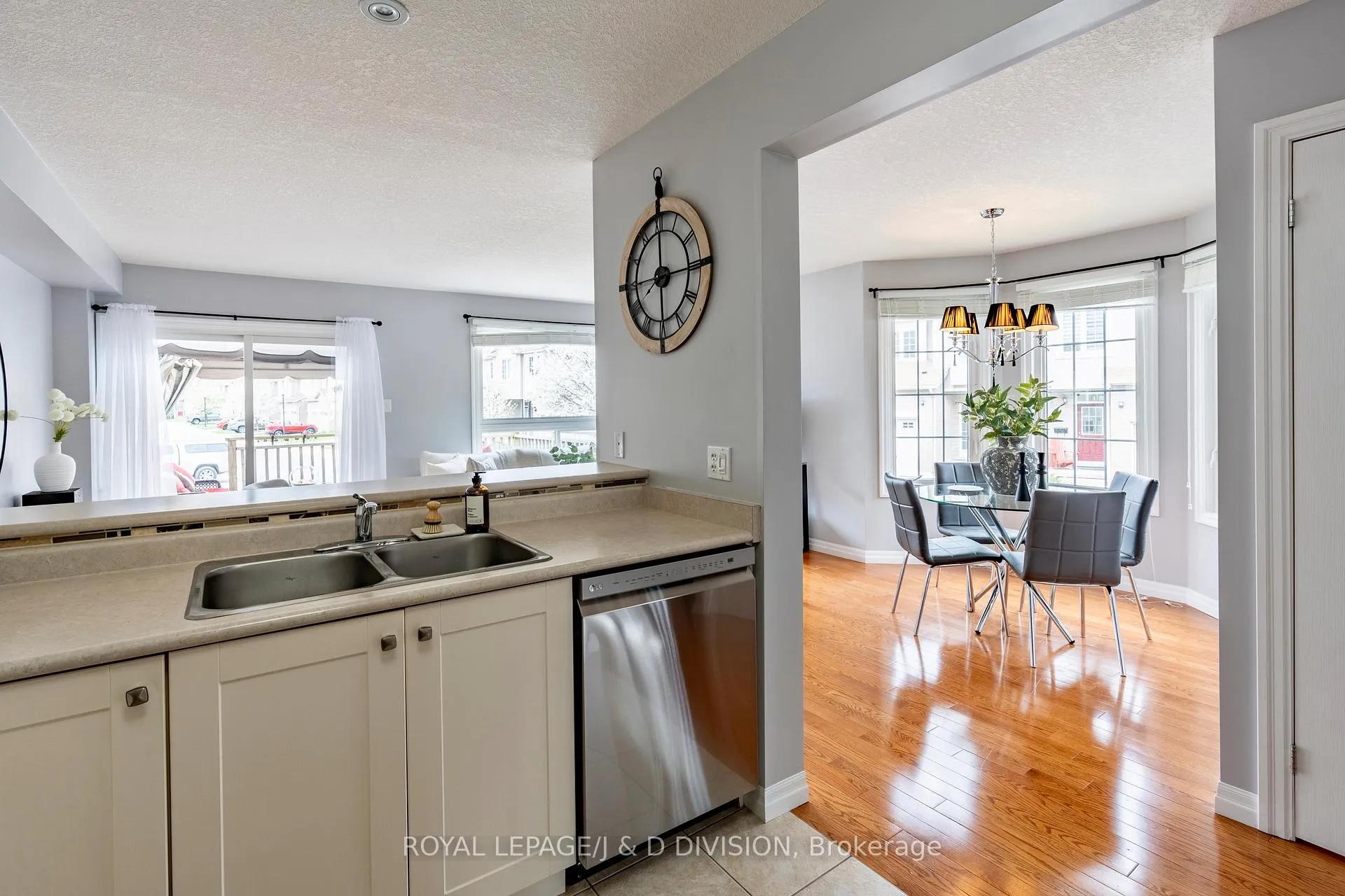 Photo 11 of Unit 100, 105 Pinnacle Drive, Kitchener — HOMEH
