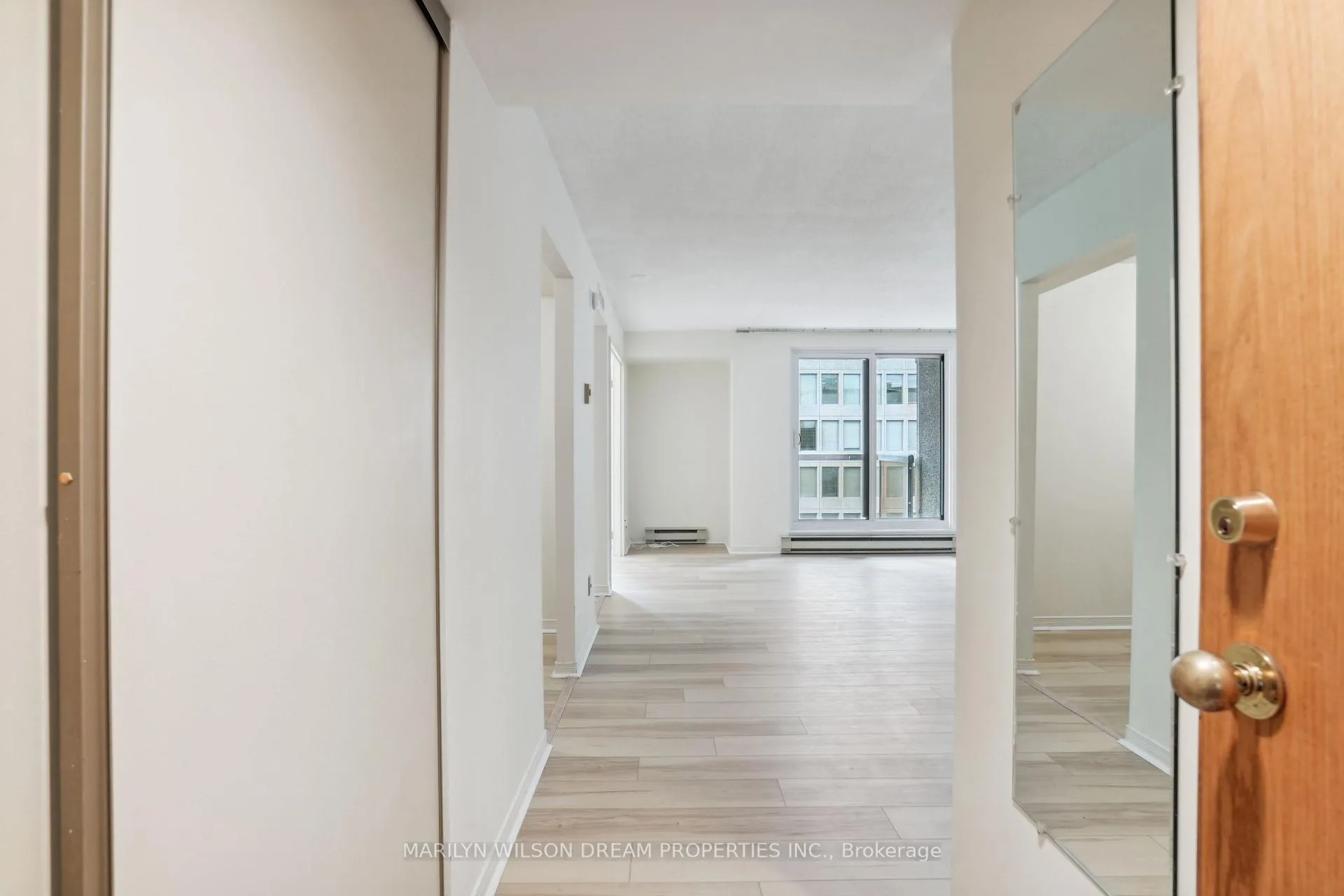 Photo 4 of Unit 1410, 199 Kent Street, Ottawa, Ottawa Centre — HOMEH