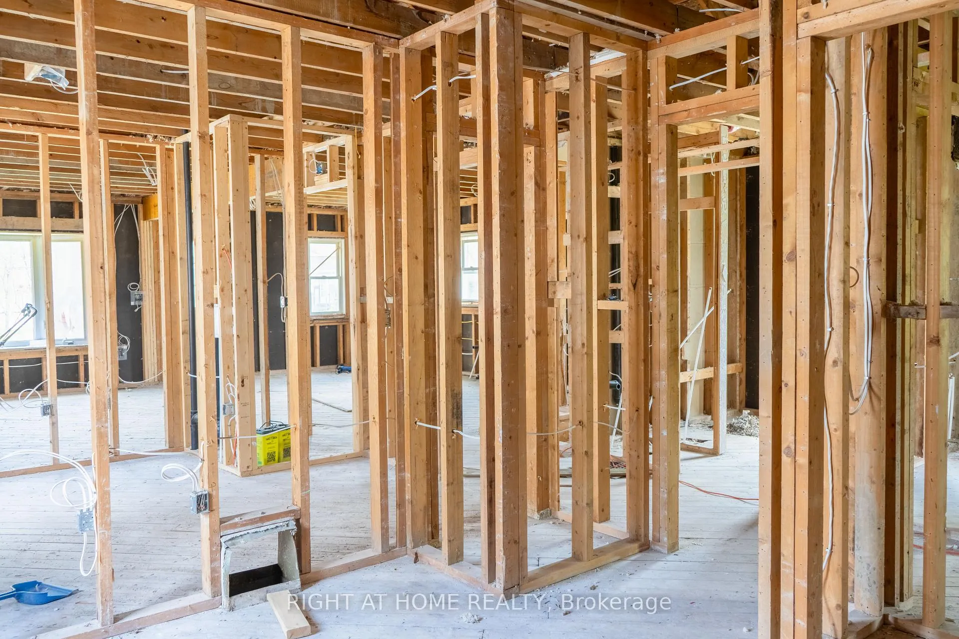 Photo 13 of 727 Payne Street, Peterborough, Otonabee Ward 1 — HOMEH