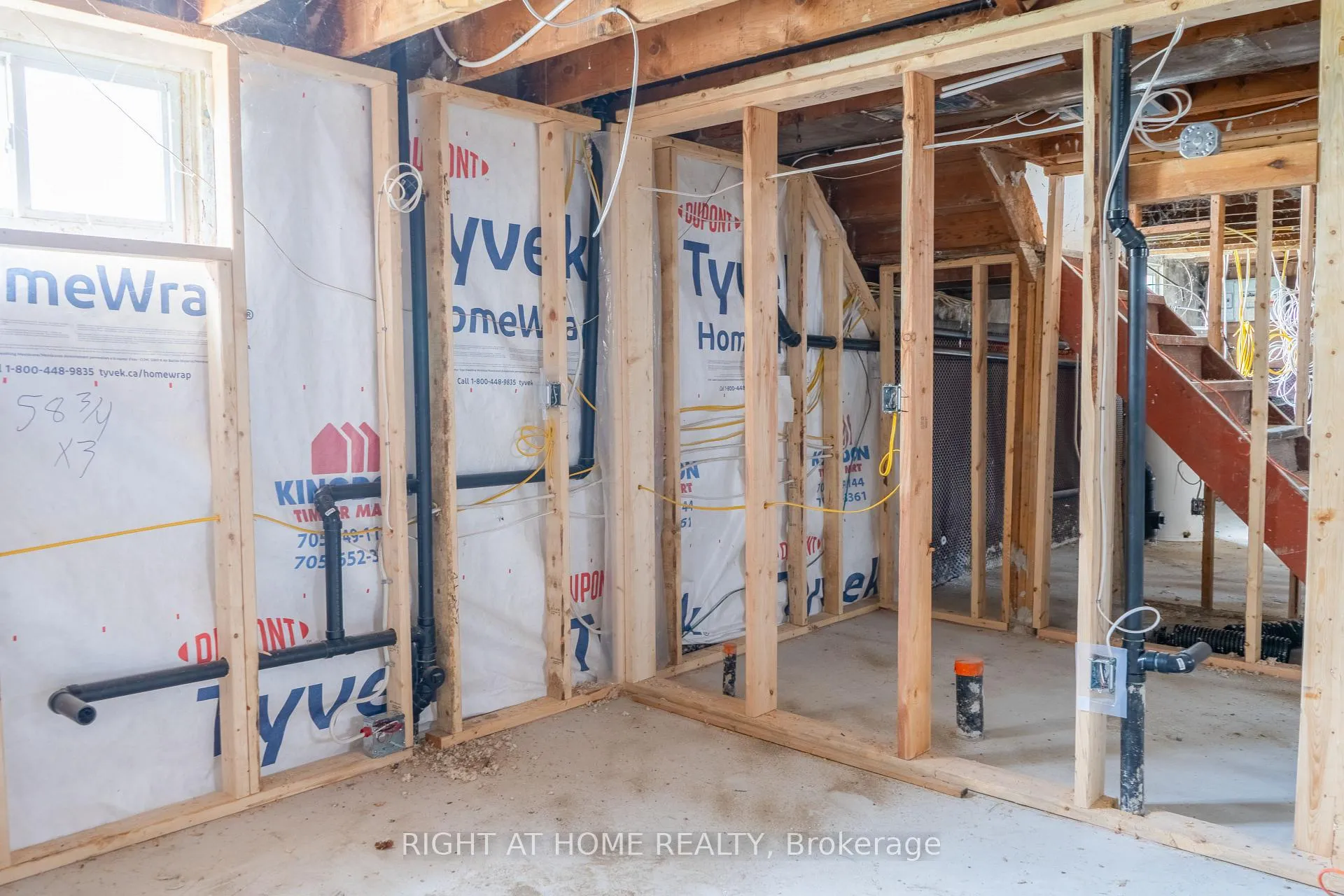 Photo 19 of 727 Payne Street, Peterborough, Otonabee Ward 1 — HOMEH