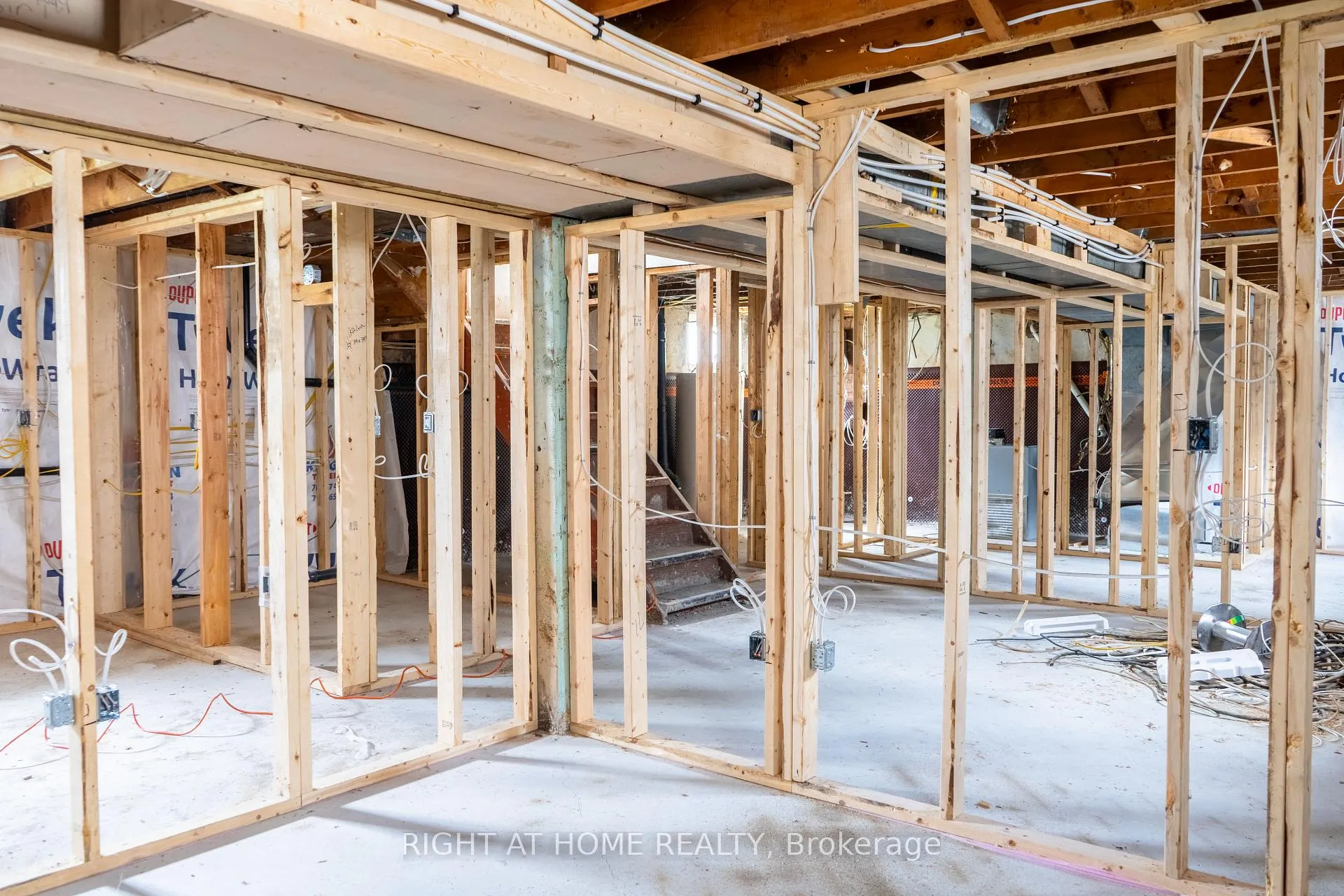 Photo 20 of 727 Payne Street, Peterborough, Otonabee Ward 1 — HOMEH