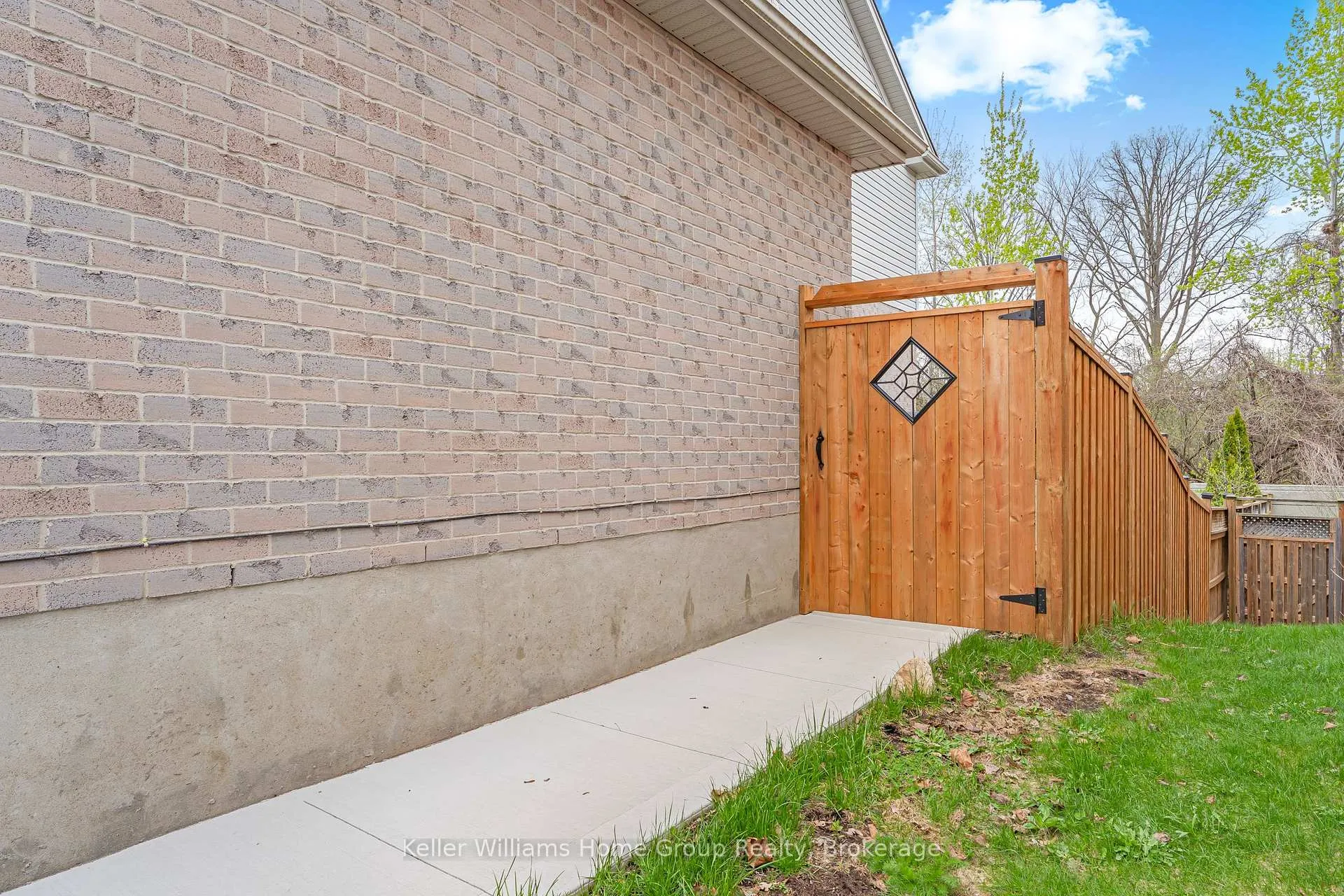 Photo 2 of Unit Lower, 33 Milson Crescent, Guelph, Kortright Hills — HOMEH