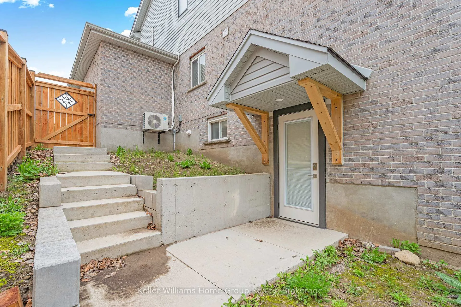 Photo 3 of Unit Lower, 33 Milson Crescent, Guelph, Kortright Hills — HOMEH