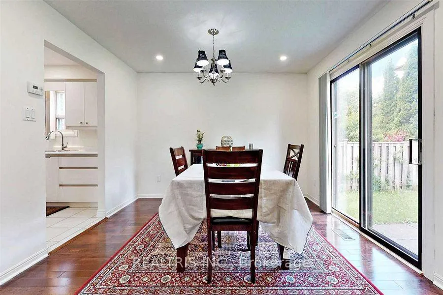 Photo 8 of 68 Gretman Crescent, Markham, Aileen-Willowbrook — HOMEH