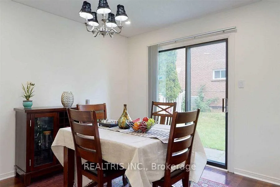 Photo 10 of 68 Gretman Crescent, Markham, Aileen-Willowbrook — HOMEH