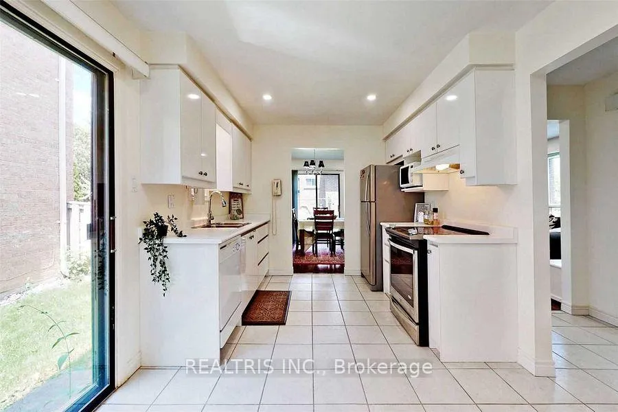 Photo 12 of 68 Gretman Crescent, Markham, Aileen-Willowbrook — HOMEH