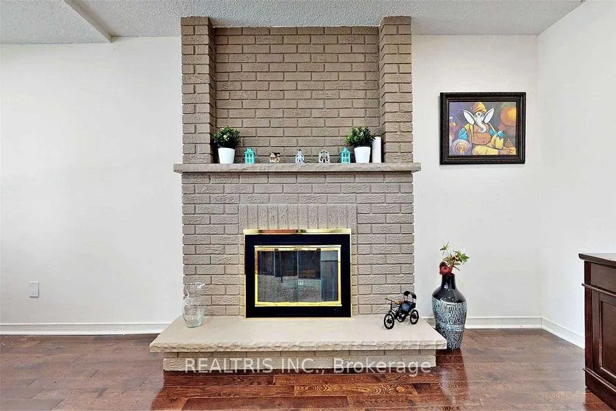 Photo 18 of 68 Gretman Crescent, Markham, Aileen-Willowbrook — HOMEH