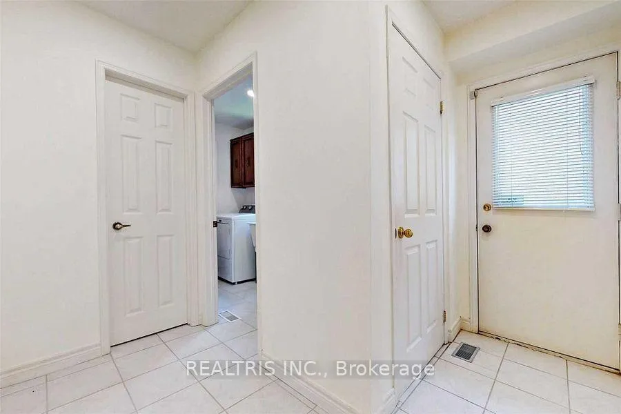 Photo 19 of 68 Gretman Crescent, Markham, Aileen-Willowbrook — HOMEH