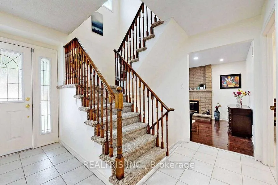 Photo 22 of 68 Gretman Crescent, Markham, Aileen-Willowbrook — HOMEH