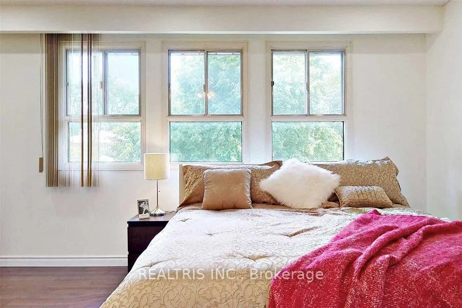 Photo 26 of 68 Gretman Crescent, Markham, Aileen-Willowbrook — HOMEH