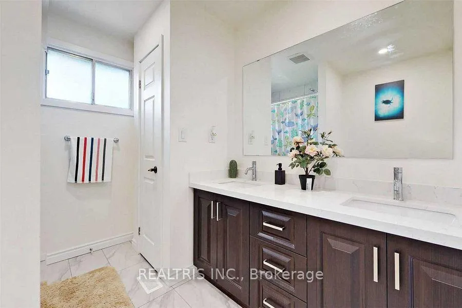 Photo 27 of 68 Gretman Crescent, Markham, Aileen-Willowbrook — HOMEH