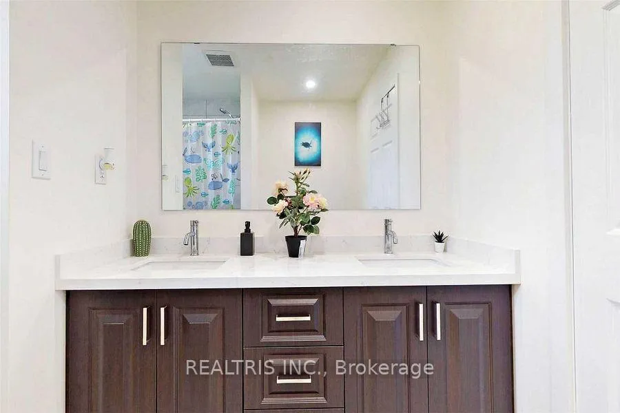Photo 29 of 68 Gretman Crescent, Markham, Aileen-Willowbrook — HOMEH