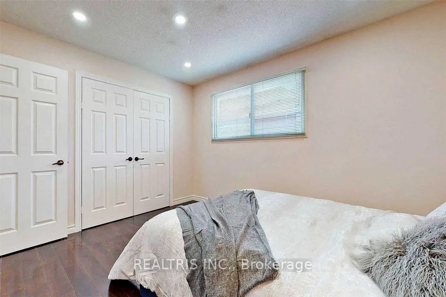 Photo 32 of 68 Gretman Crescent, Markham, Aileen-Willowbrook — HOMEH