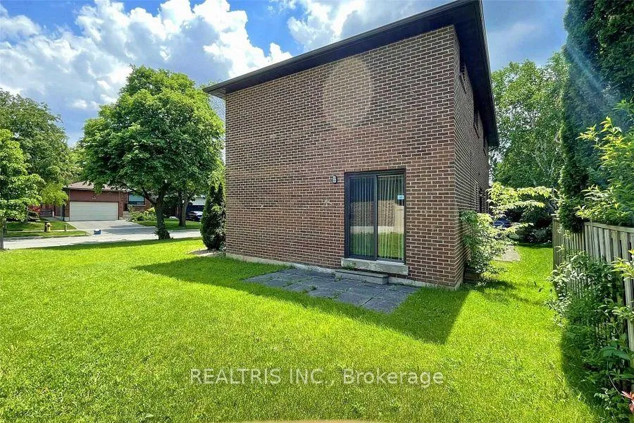 Photo 40 of 68 Gretman Crescent, Markham, Aileen-Willowbrook — HOMEH