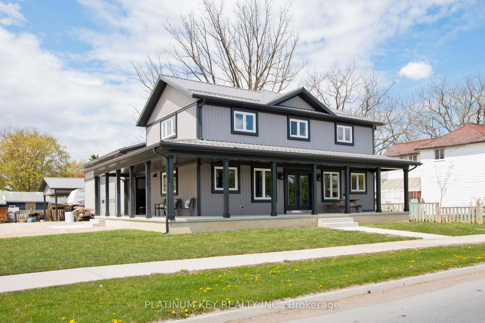 Photo 1 of 293 Main Street, North Middlesex, Parkhill — HOMEH