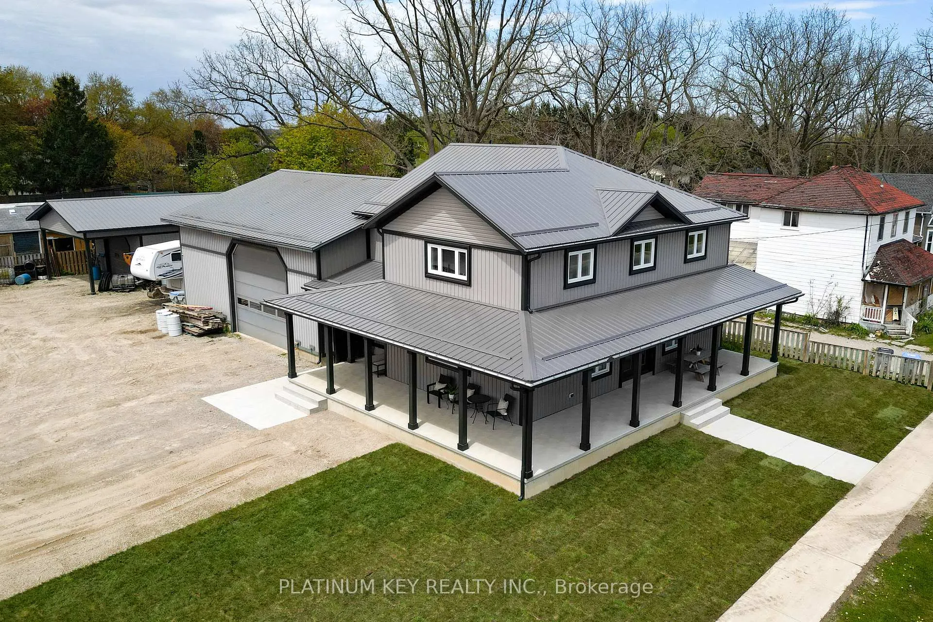 Photo 2 of 293 Main Street, North Middlesex, Parkhill — HOMEH