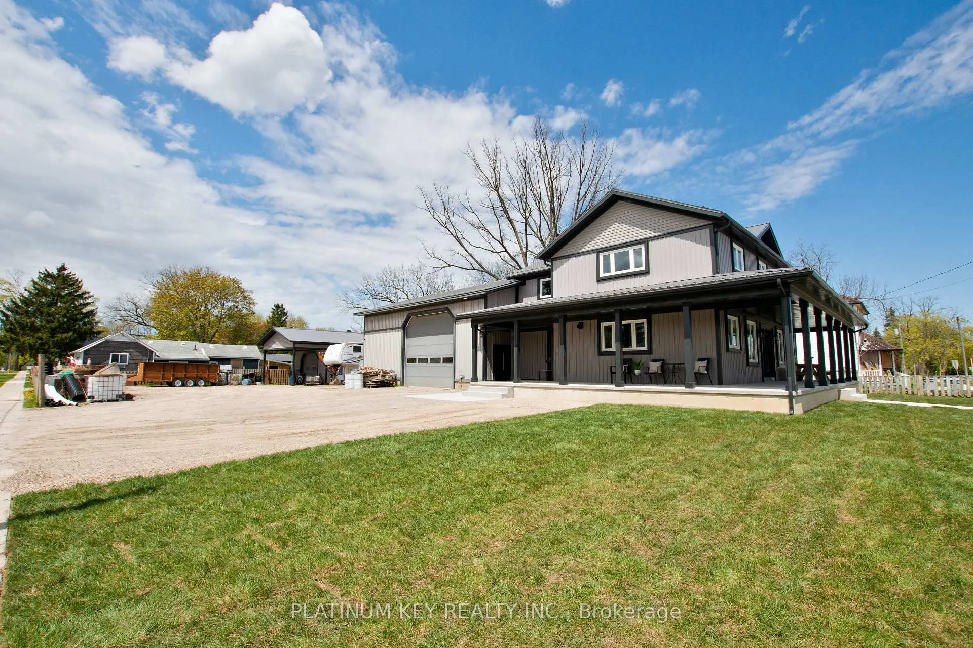 Photo 4 of 293 Main Street, North Middlesex, Parkhill — HOMEH