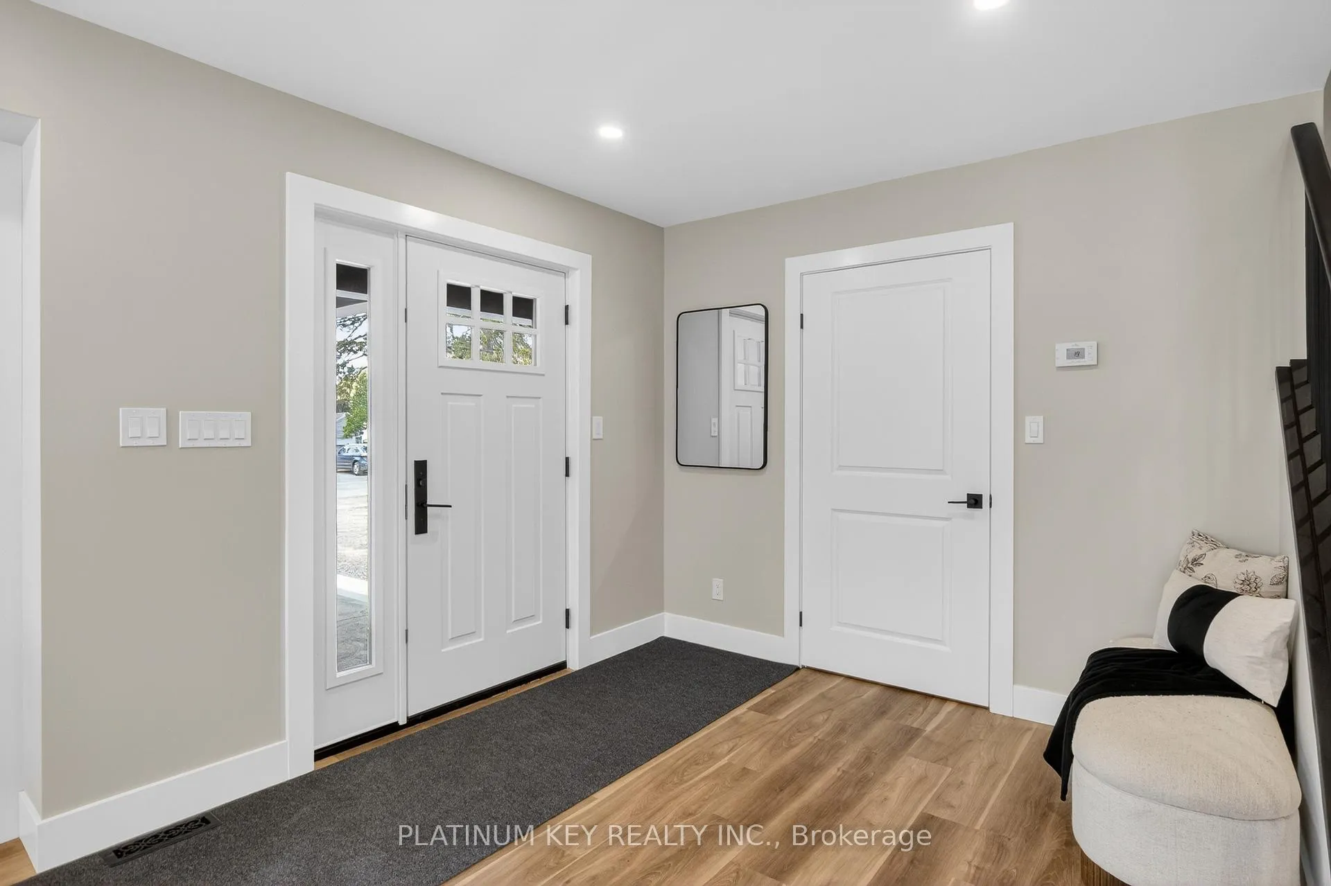 Photo 5 of 293 Main Street, North Middlesex, Parkhill — HOMEH